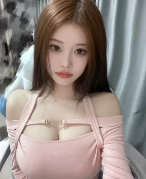 浦东美容院里的小姐姐