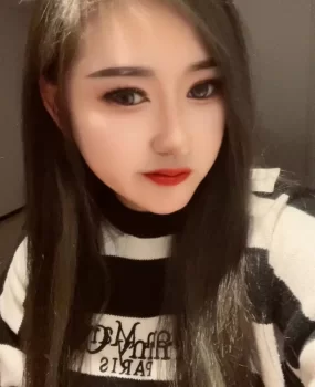 丰满可爱型的妹子，强烈推荐