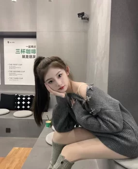 火辣身材肉丝袜气质会玩艺术班小姐姐刚兼职