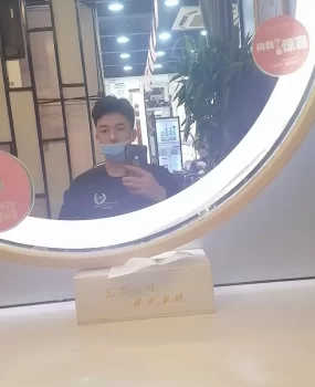 兼职00后小哥哥