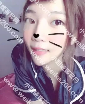 微信上聊得小骚逼，紧致水多。夹起来要人命！！！