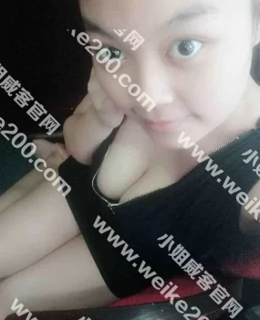 性感小骚妇雯雯，情人的感觉，咪咪很大。