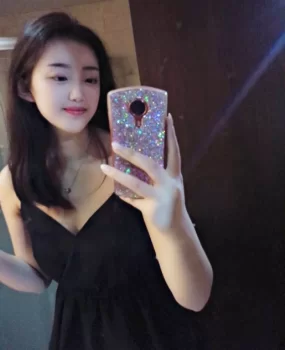 性感内衣极品少妇、刚下海几天、很会叫床、接待很热情 、服务到位