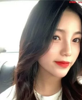 身材玲珑有致，大奶坚挺口活好