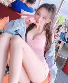 西安一线小姐姐胸大臀挺等你来