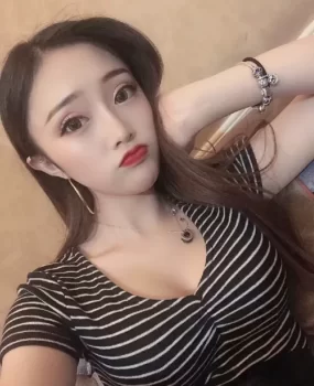 激情四射的嫩模小妹，三点粉水多B紧！！